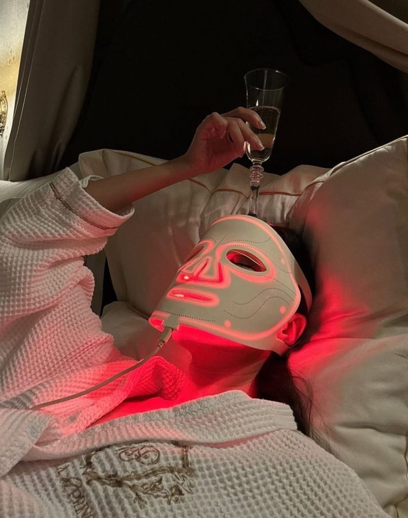 The Science Behind Red Light&nbsp;Therapy